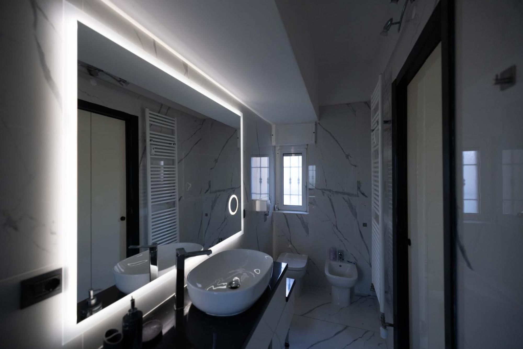 Spazioso Appartamento Con Terrazzo Navigli , Bocconi Mailand Exterior foto